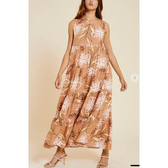 25 Most Beautiful Tiered Sleeveless Floral Print Maxi Dress - Picture 3 of 5